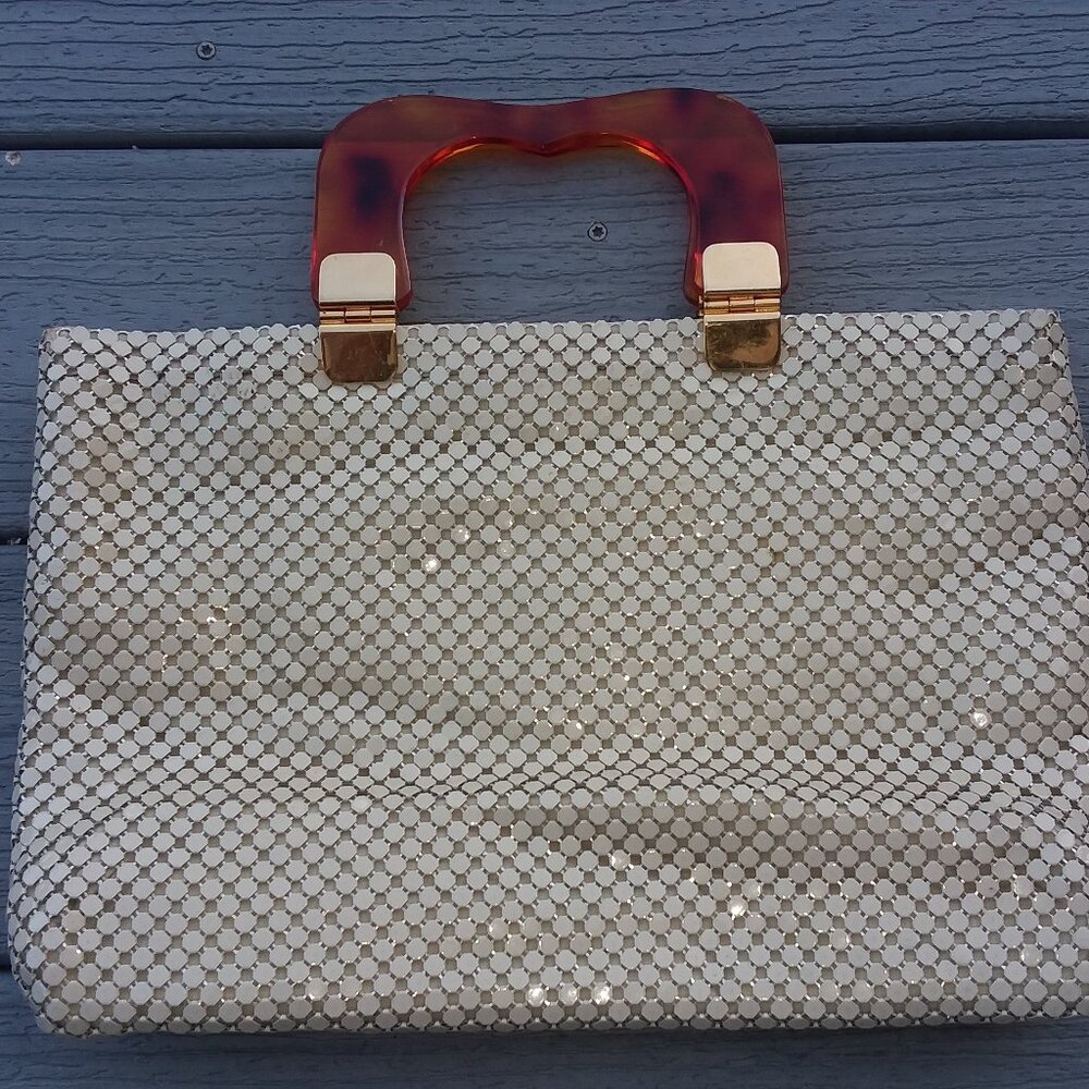 Vintage shimmer chainmail clutch with acrylic handles